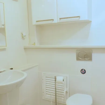 Stylish Private Pool Ideal For Large Family ヴィラ