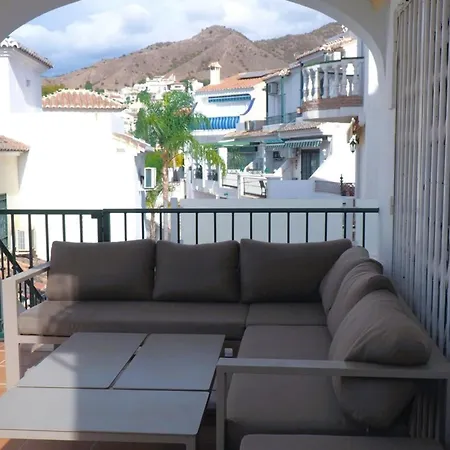 Stylish Private Pool Ideal For Large Family ネルハ